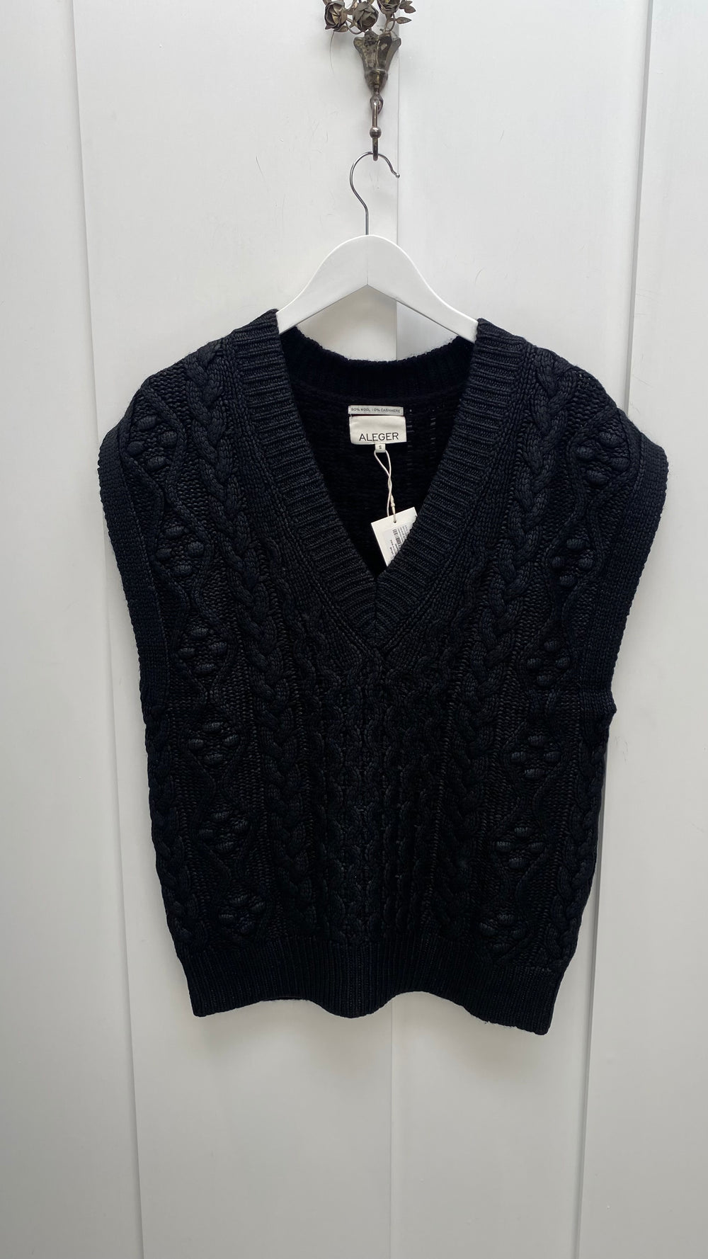 Aleger 204 Cabel Vest - Black Foil - Shop 9