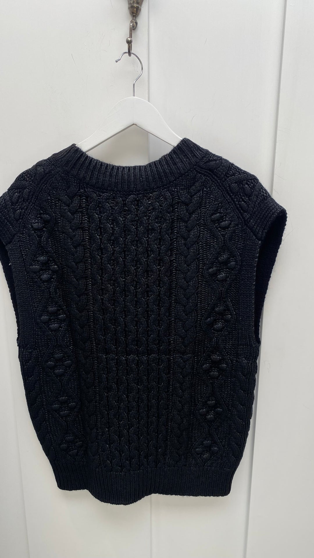 Aleger 204 Cabel Vest - Black Foil - Shop 9