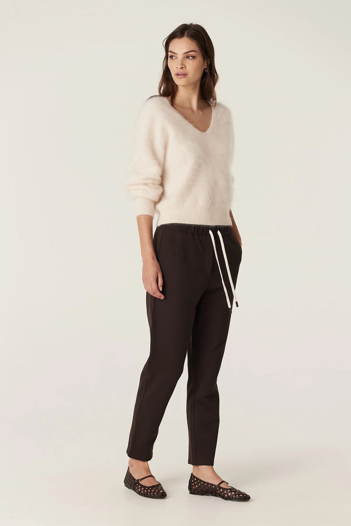 Cable Melbourne Brushed Cashwool V Jumper - Parchment - Shop 9