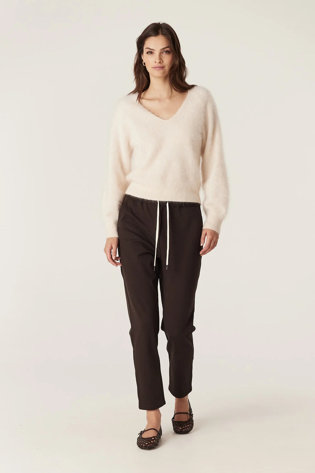 Cable Melbourne Brushed Cashwool V Jumper - Parchment - Shop 9