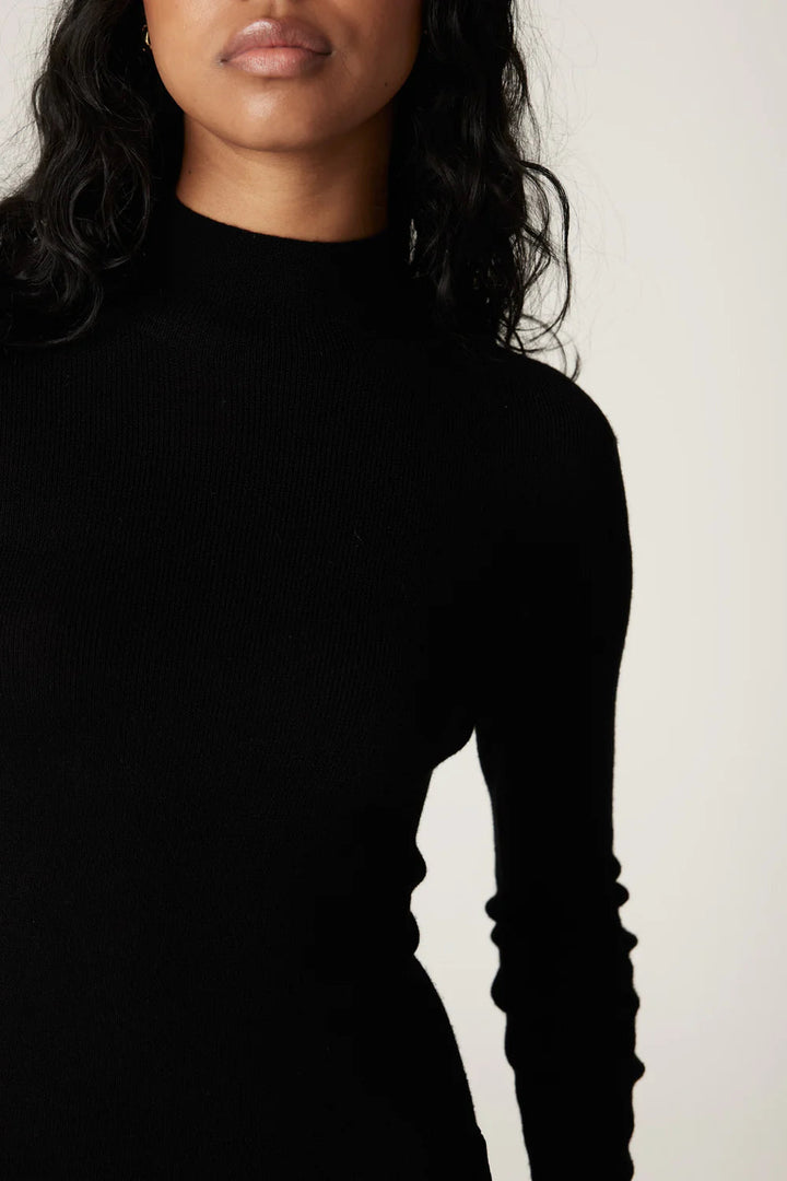 Cable Melbourne Seamless Merino Turtle Neck - Black - Shop 9