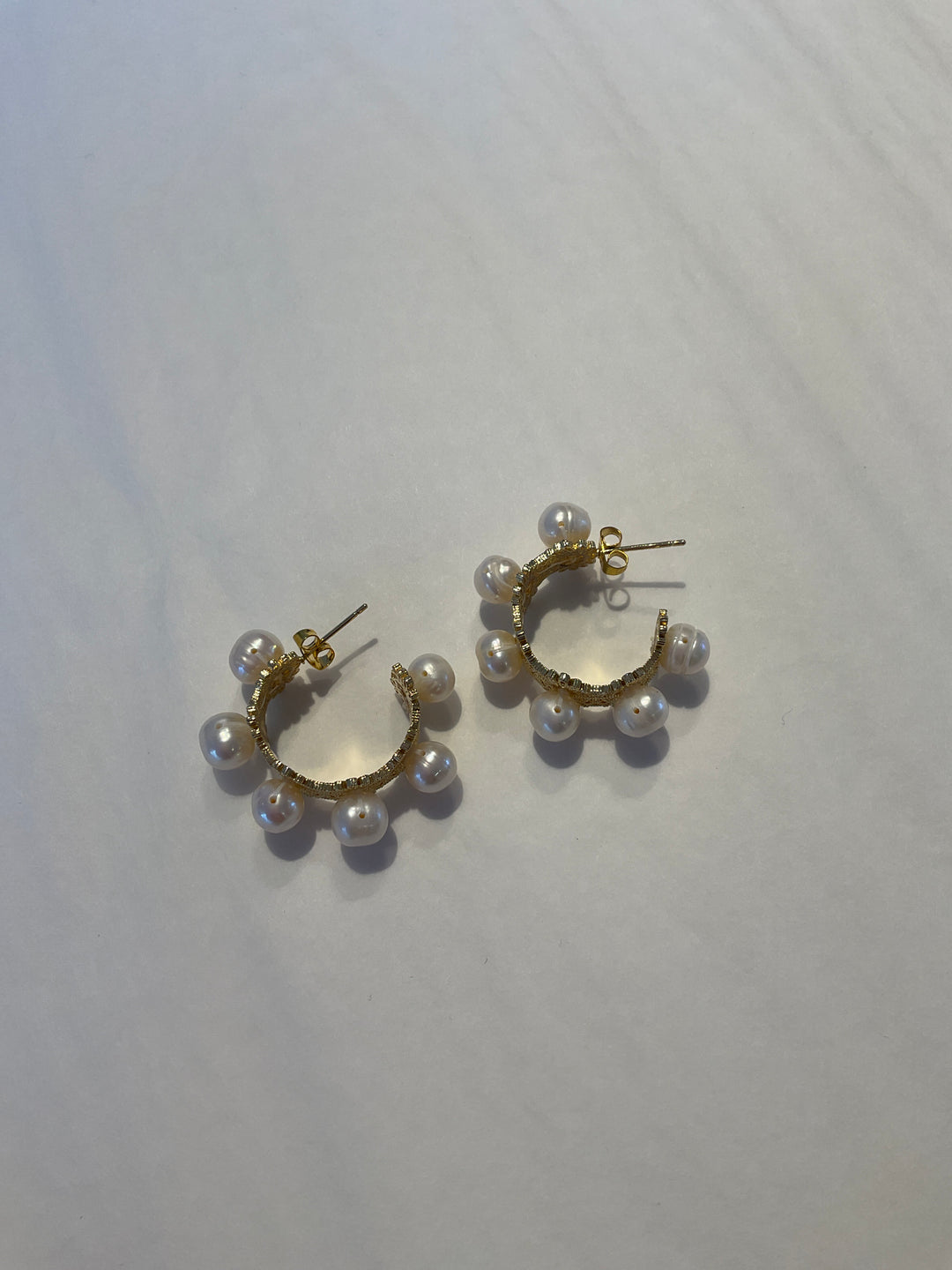 Crystal and Cord Lenara - Gold Tone lace patterned C hoop with pearls - Shop 9