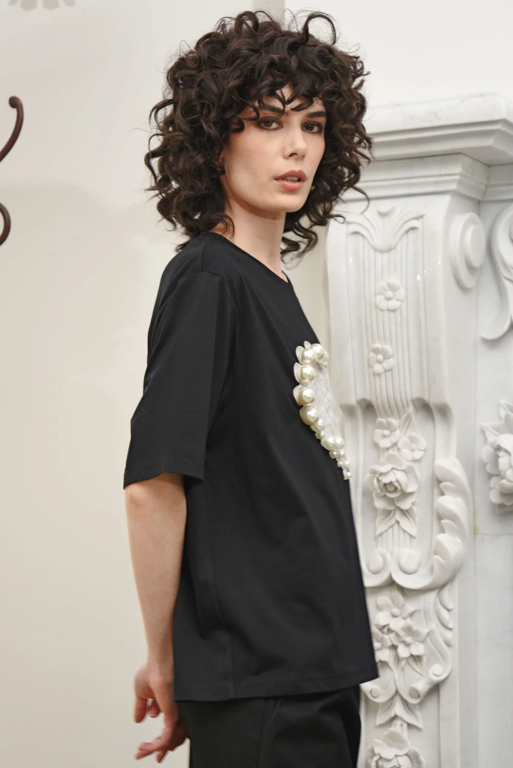 Curate Pearl Up Tee - Black - Shop 9