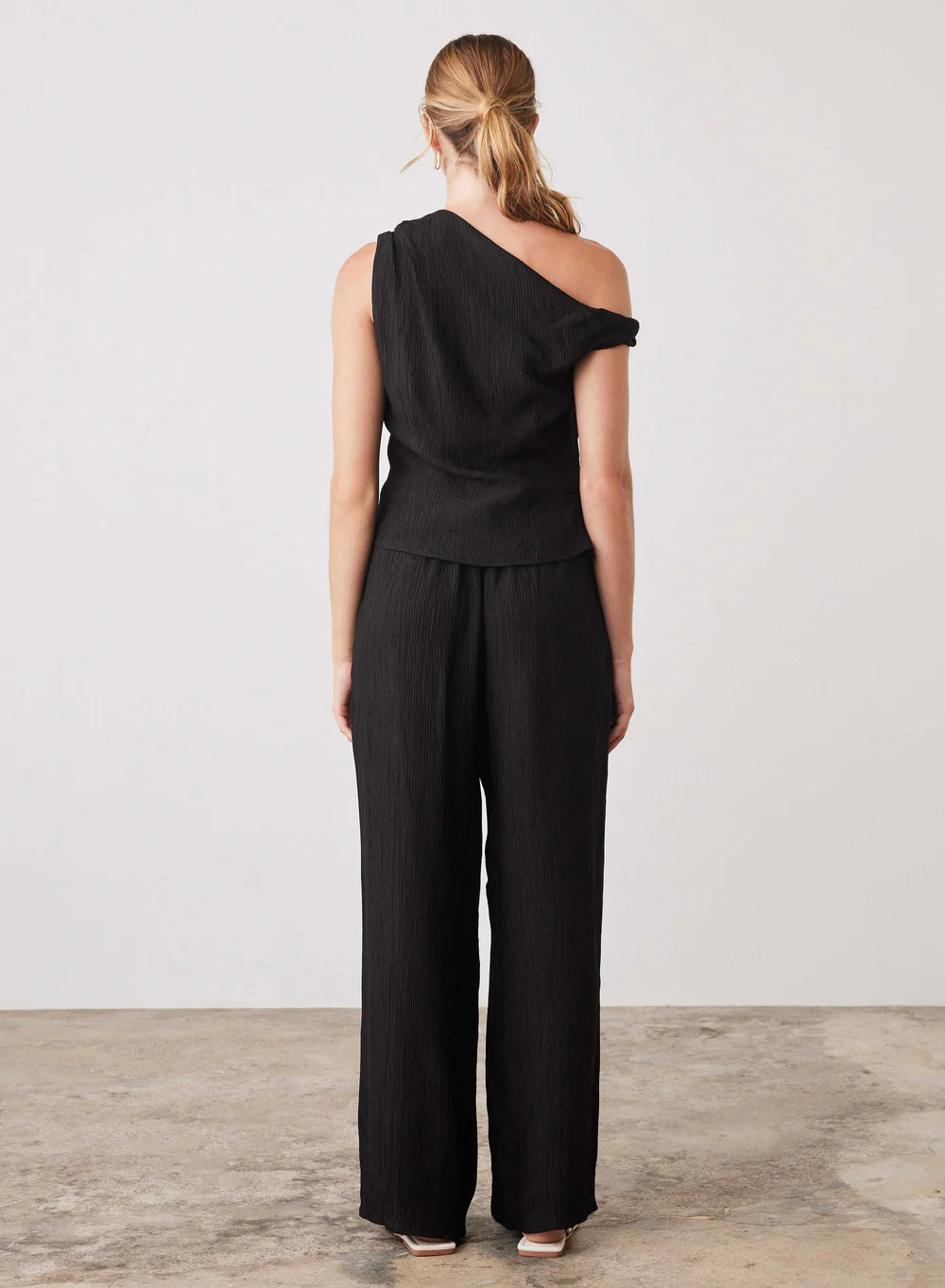 Esmaee View Blouse - Black - Shop 9