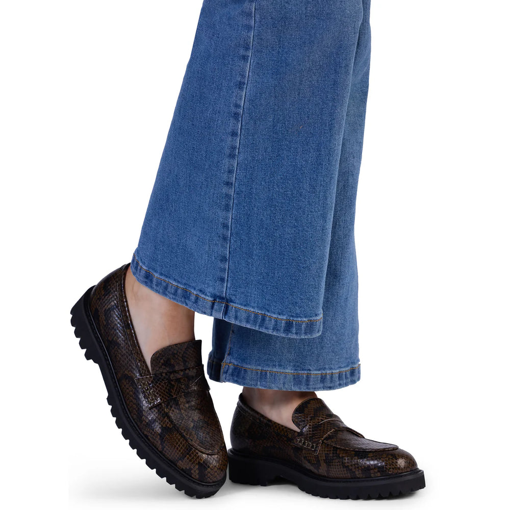 Kathryn Wilson Nova Loafer Olive Python - Shop 9