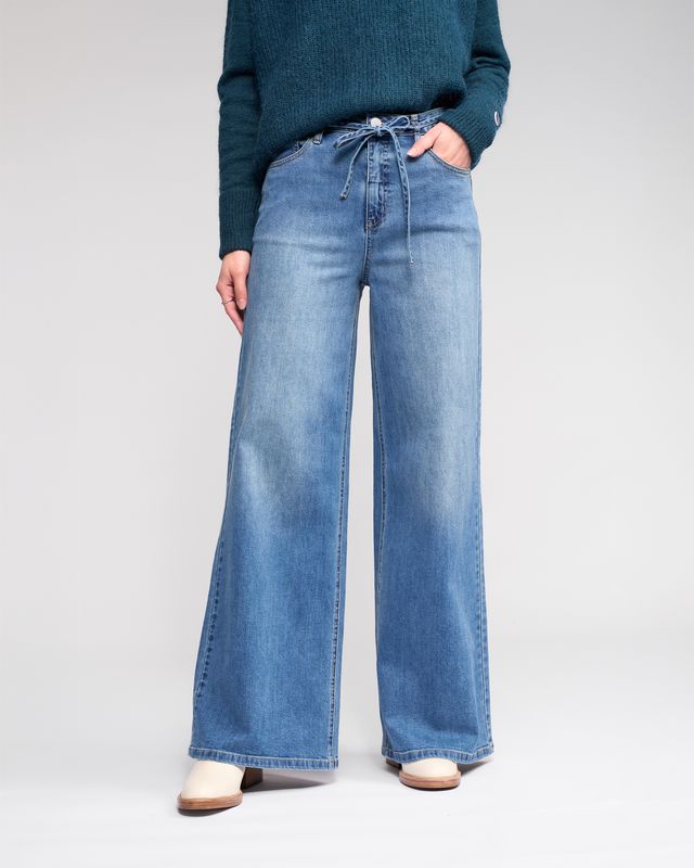 Knewe Goldie Jean - Washed Denim - Shop 9