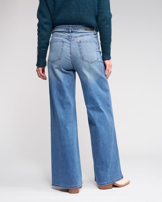 Knewe Goldie Jean - Washed Denim - Shop 9