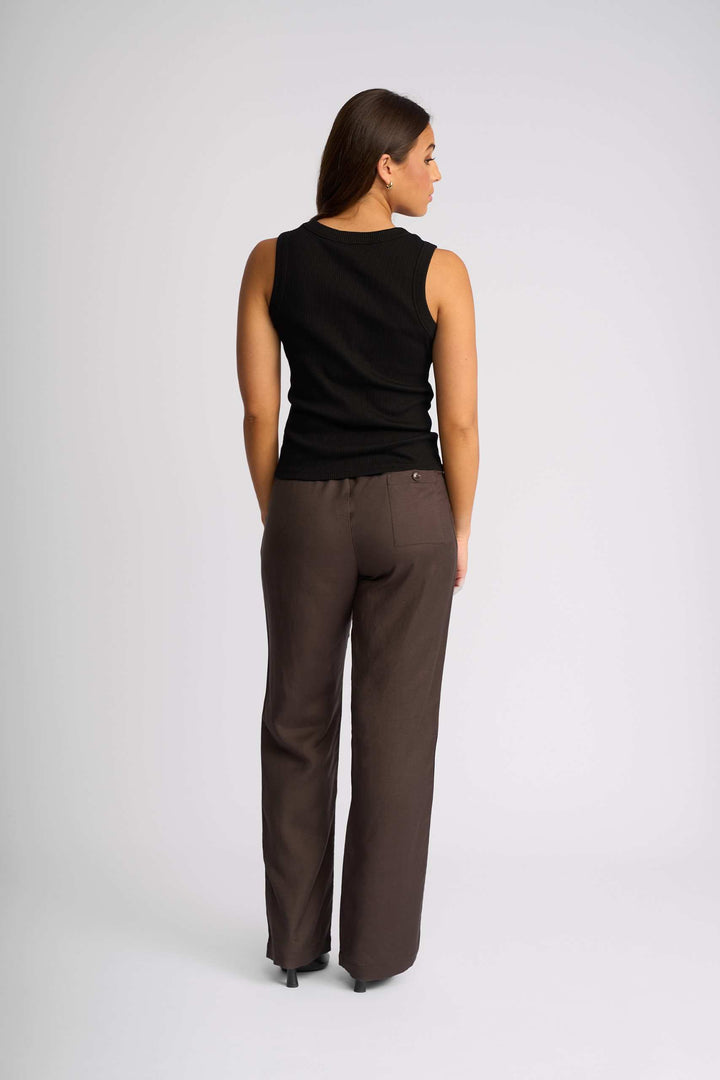 Knewe True Tank - Black - Shop 9