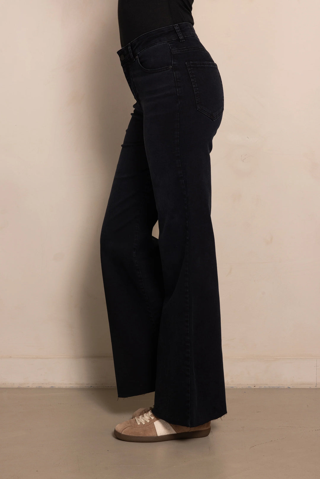Zhrill Tona Jean - Black - Shop 9