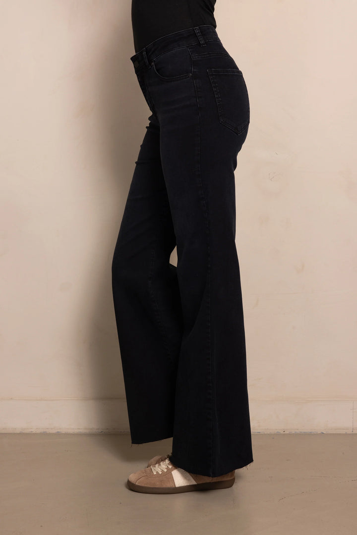Zhrill Tona Jean - Black - Shop 9